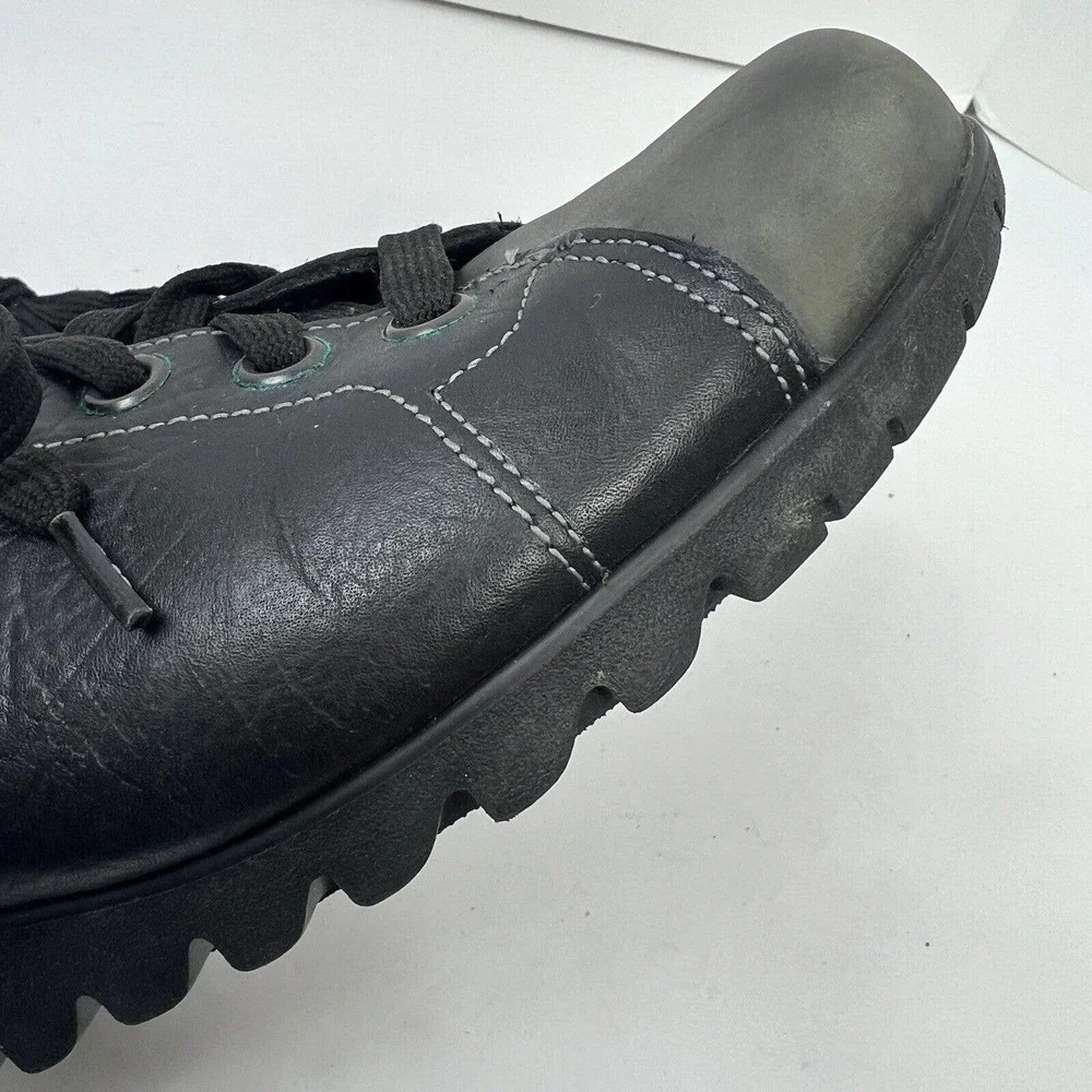 Munro black cap